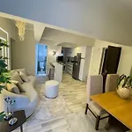 Urban Stay Luxury 2Br Apartment Near Zamalek Cairo شقه جديده مفروشه في المهندسين