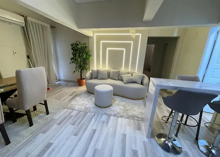 Urban Stay Luxury 2Br Apartment Near Zamalek Cairo شقه جديده مفروشه في المهندسين